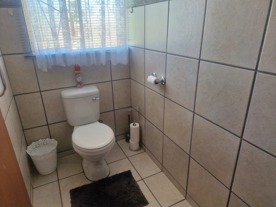 To Let 4 Bedroom Property for Rent in Keidebees Northern Cape